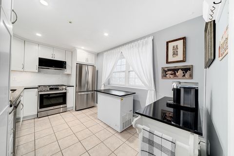 75 Edgelawn Ave 1 North Andover MA 01845