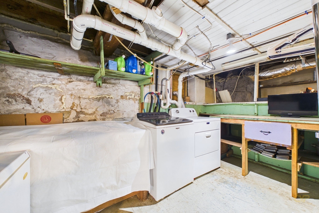 672 Kempton St, New Bedford, MA Photo #16