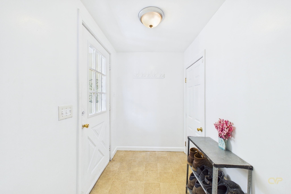 672 Kempton St, New Bedford, MA Photo #11