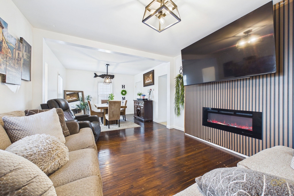 672 Kempton St, New Bedford, MA Photo #4