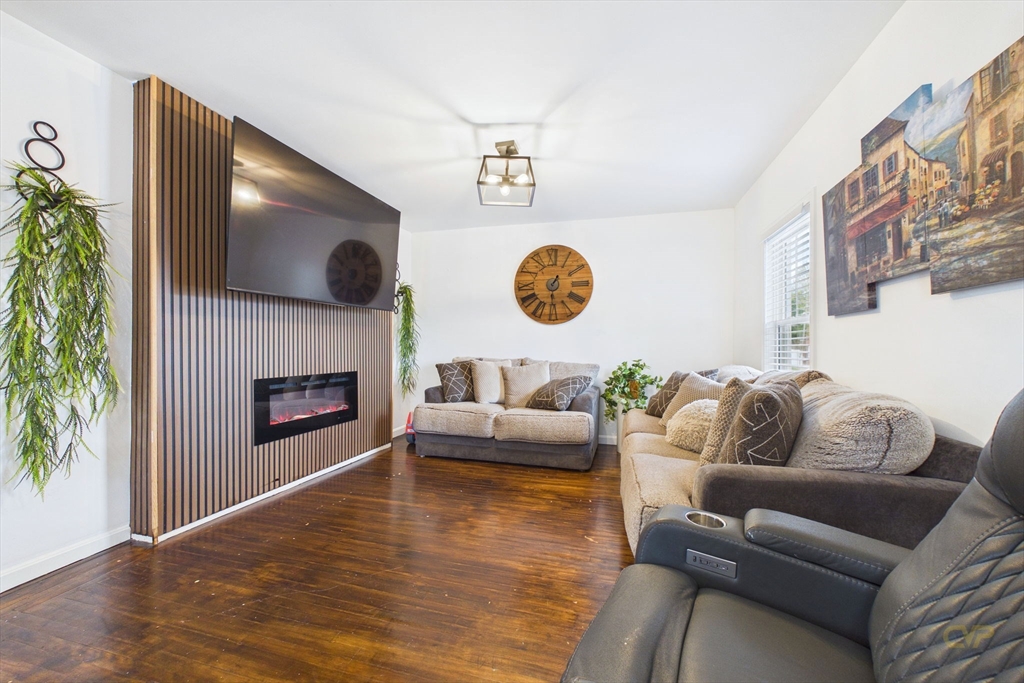 672 Kempton St, New Bedford, MA Photo #3