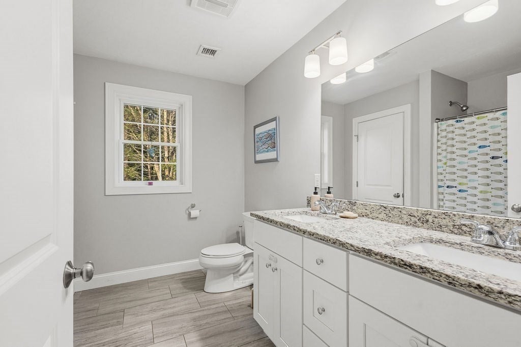 1687 Phillips Rd, New Bedford, MA, 1687 Phillips Rd, New Bedford, MA Photo #38