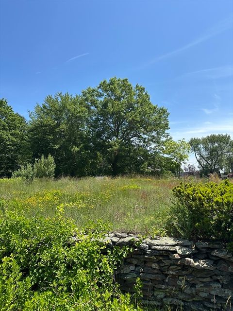 80 Phillips St Hanson MA 02341