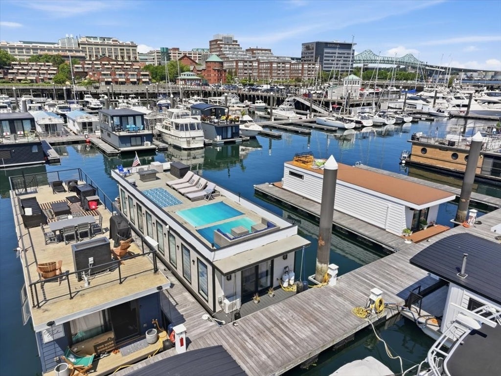 1 Pier 8 13th St B28