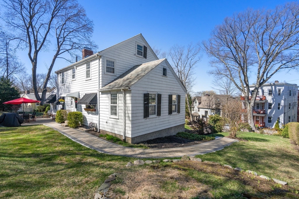 218 Reservoir Rd