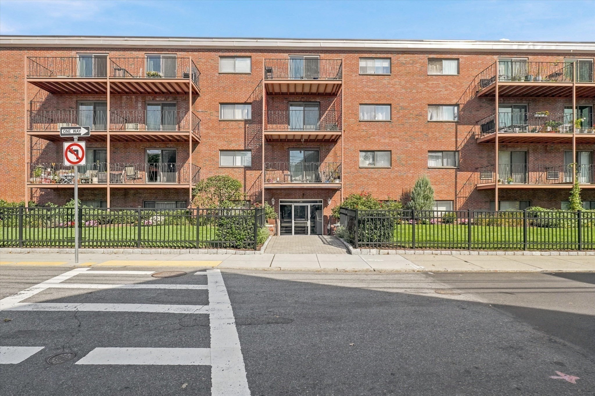 26 Waverly St #209, Boston, MA Photo #31