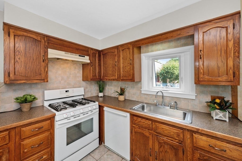 1 Bay View Place, Boston, MA, 1 Bay View Place, Boston, MA Photo #7