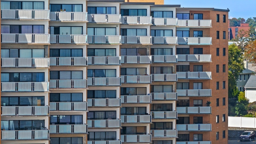 300 Lynn Shore Dr 408