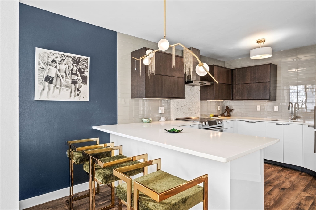 300 Lynn Shore Dr 408