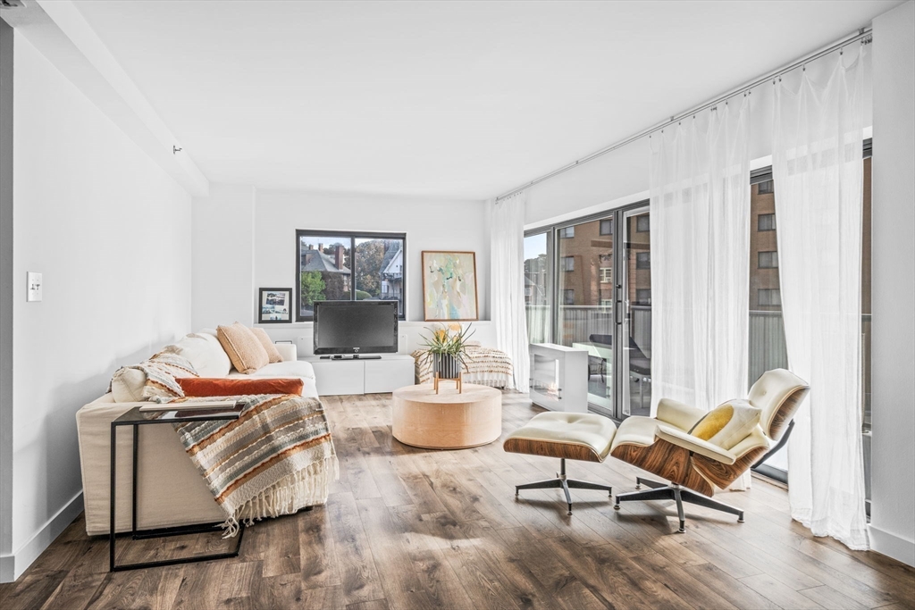 300 Lynn Shore Dr 408