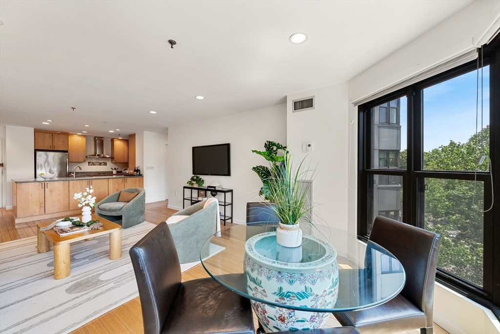 16 Harcourt St 4C