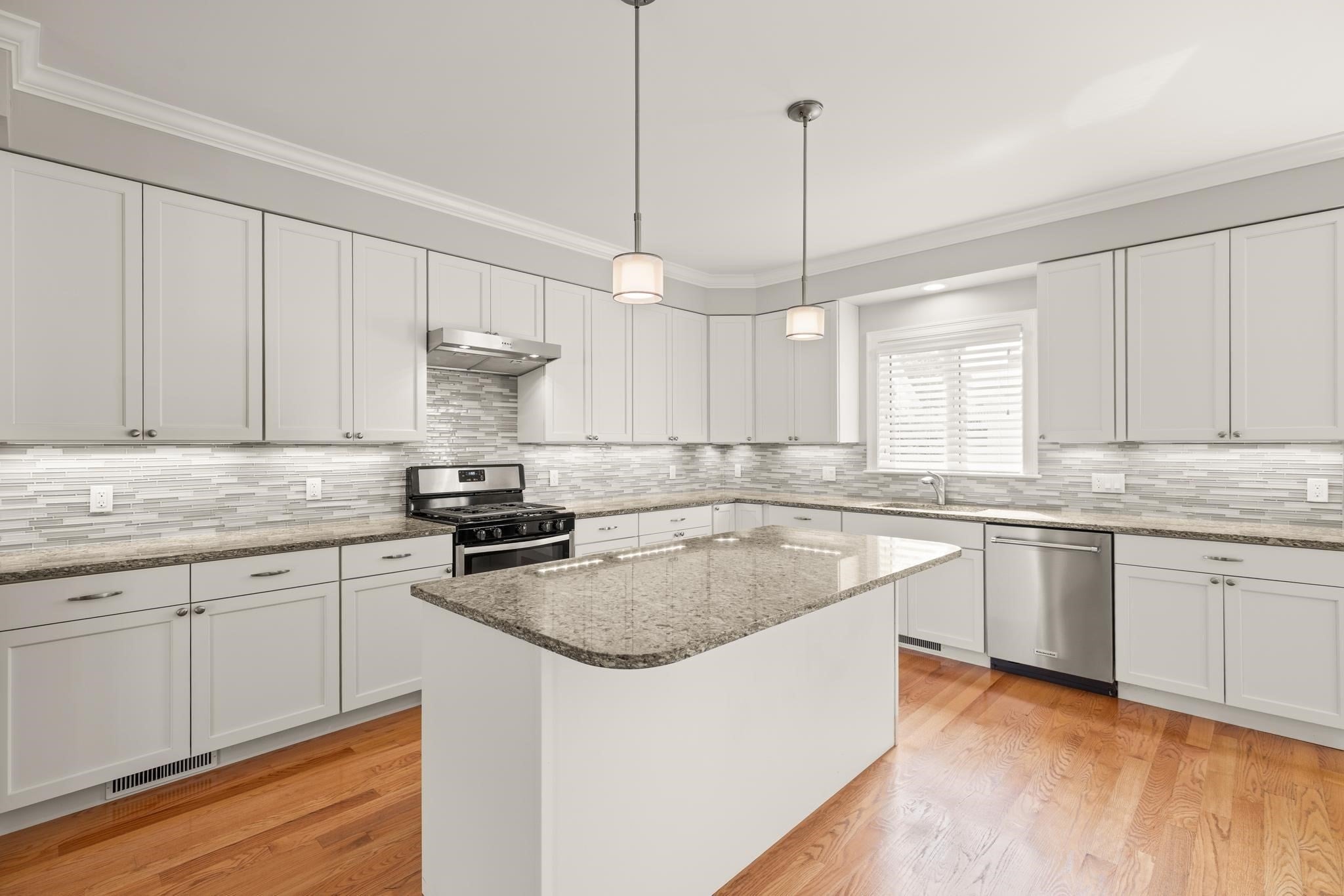 29 Wadsworth Ave #2, Waltham, MA Photo #4