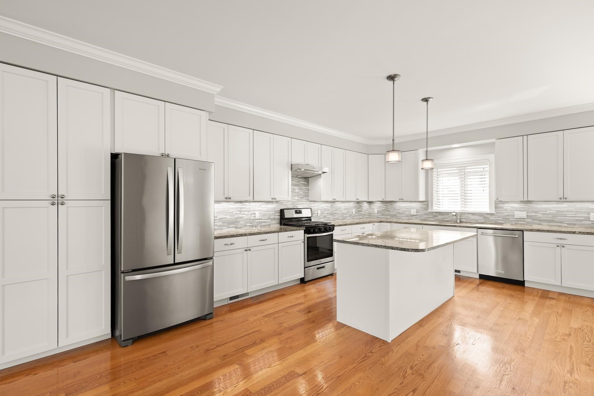 29 Wadsworth Ave #2, Waltham, MA Photo #2
