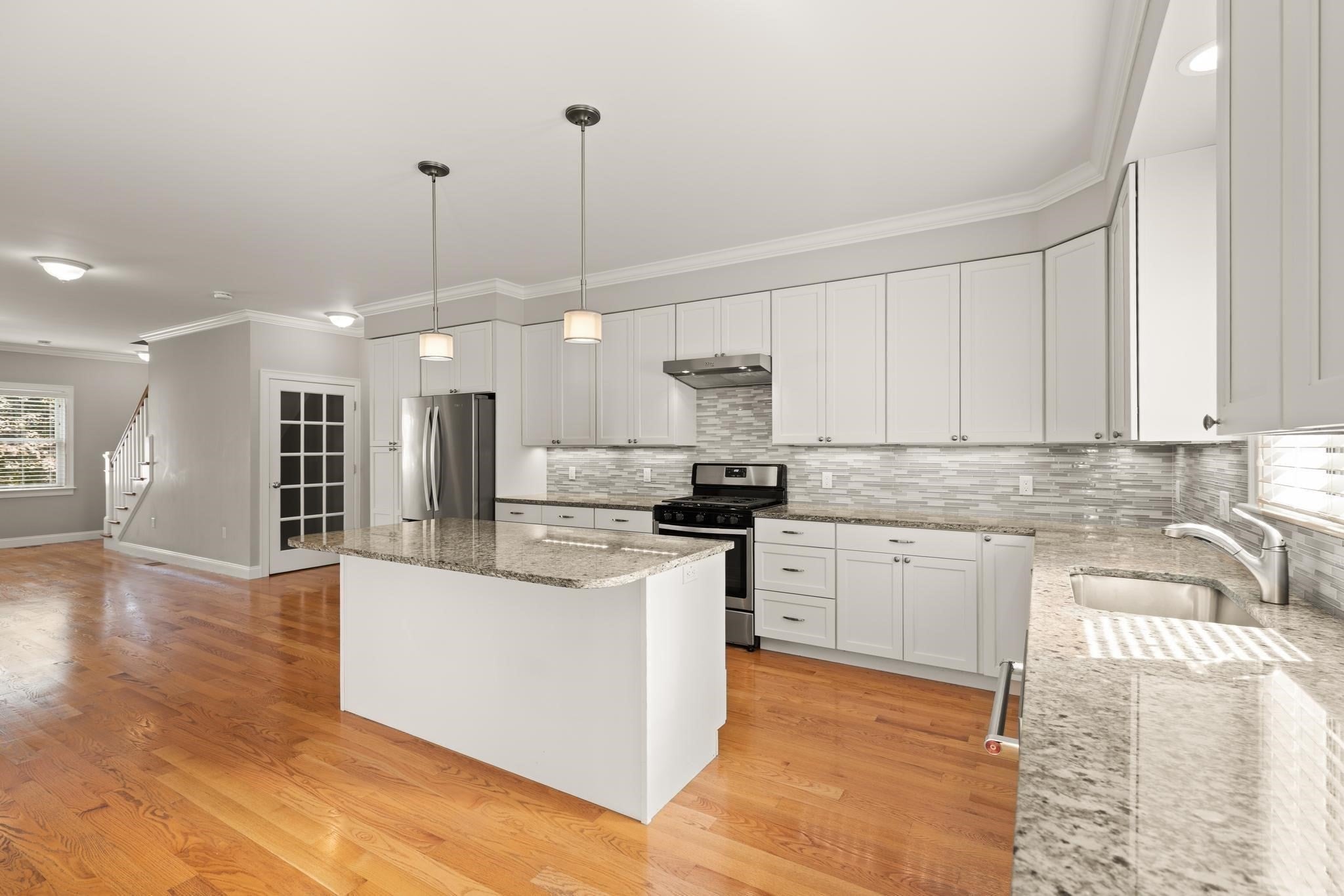 29 Wadsworth Ave #2, Waltham, MA Photo #3