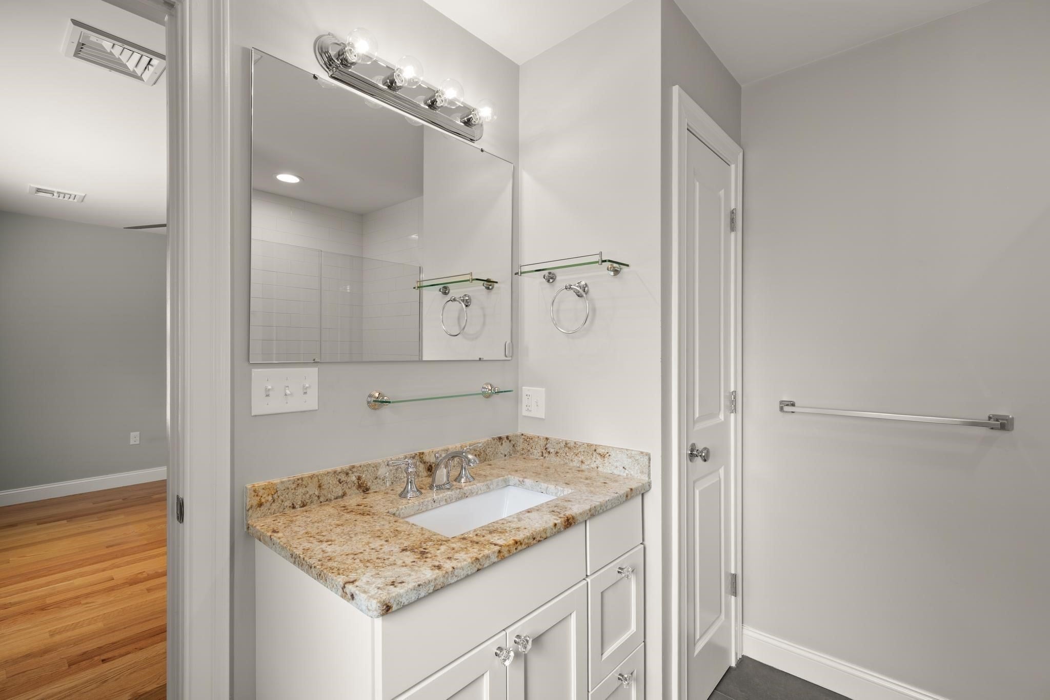29 Wadsworth Ave #2, Waltham, MA Photo #20