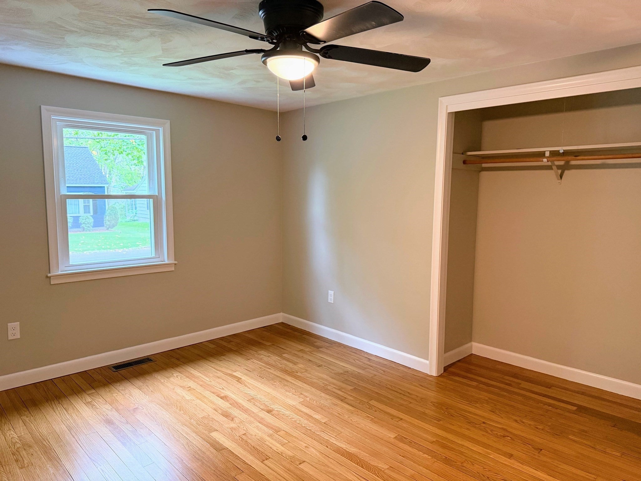 36 Stuart Ave, Leominster, MA Photo #18