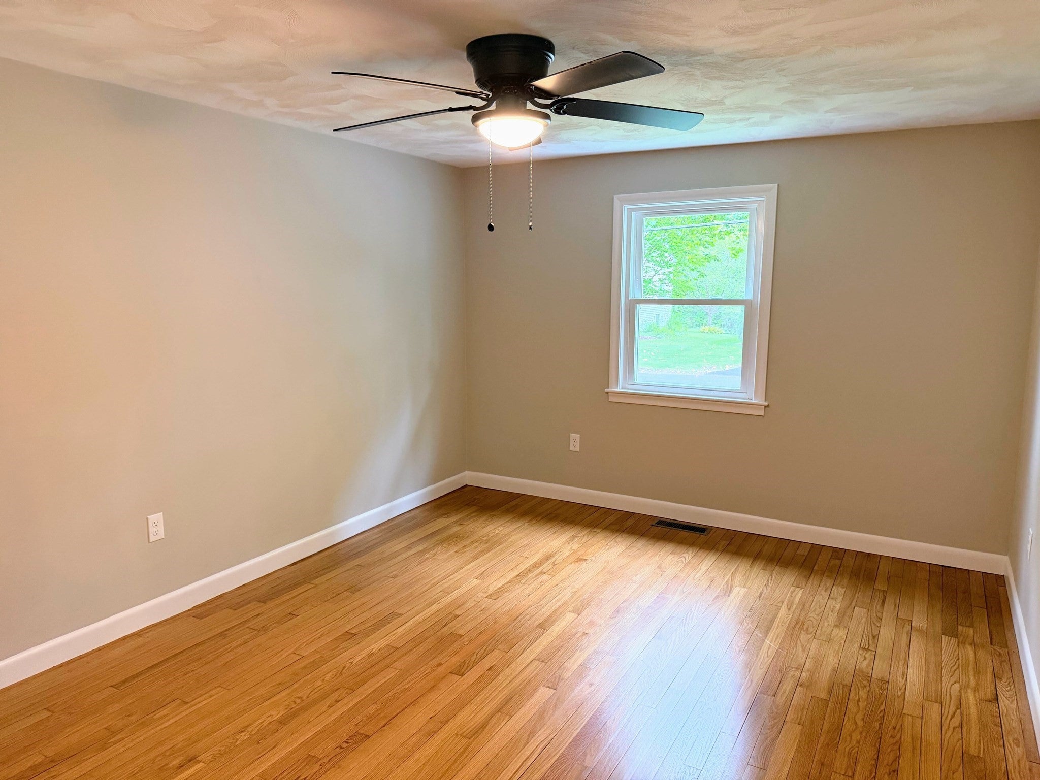 36 Stuart Ave, Leominster, MA Photo #20