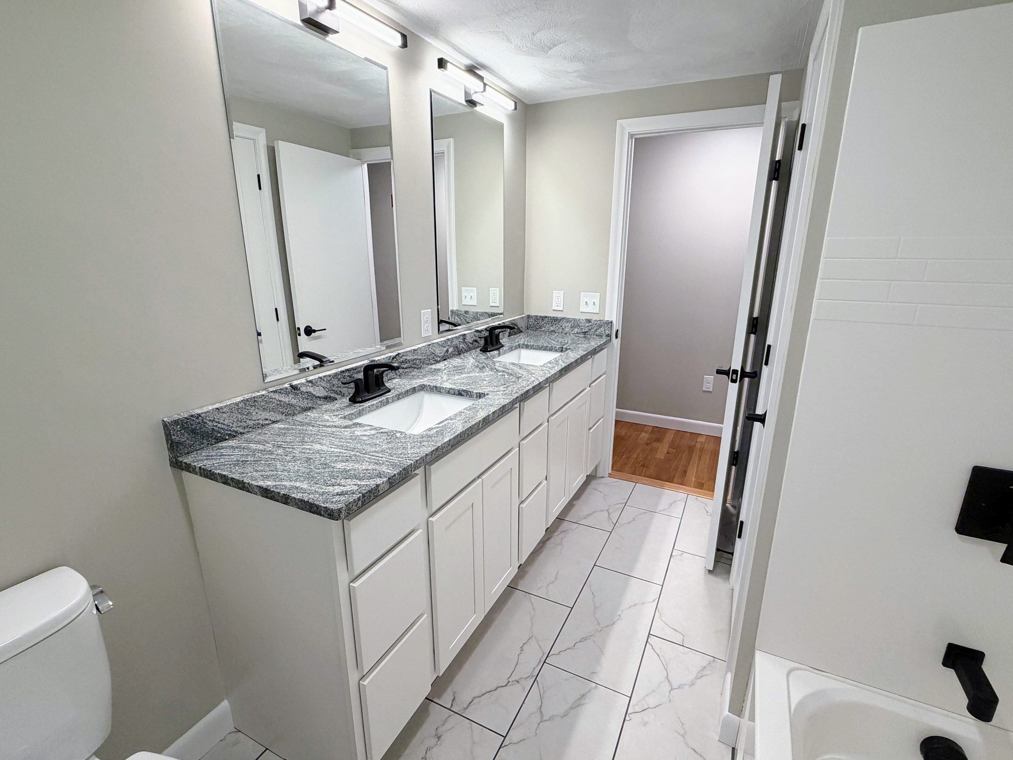 36 Stuart Ave, Leominster, MA Photo #17