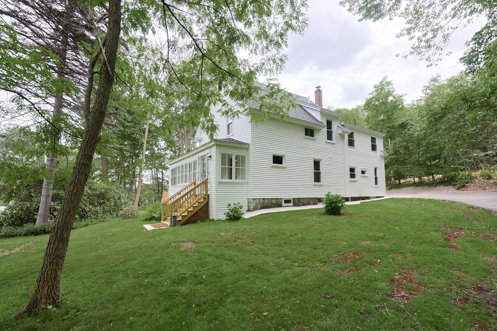 1250 Pleasant St