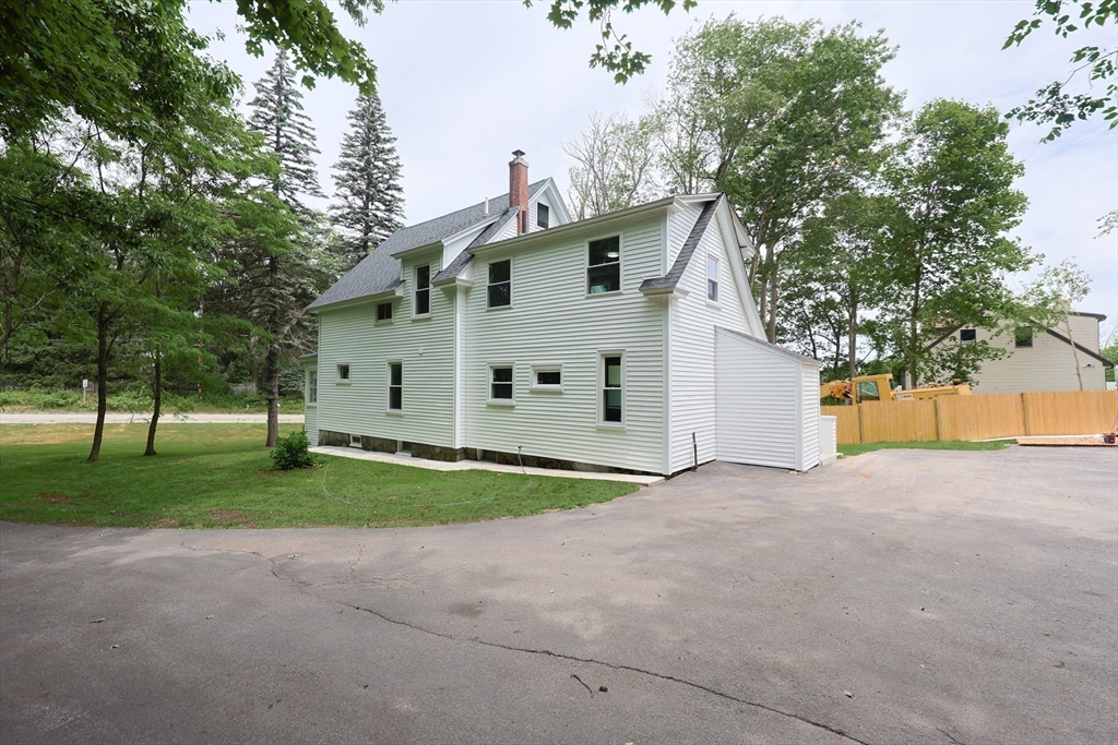 1250 Pleasant St