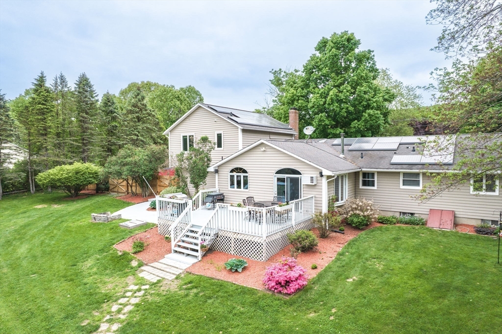 98 Town Farm Rd
