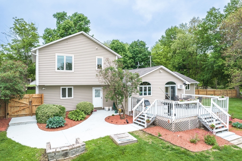 98 Town Farm Rd