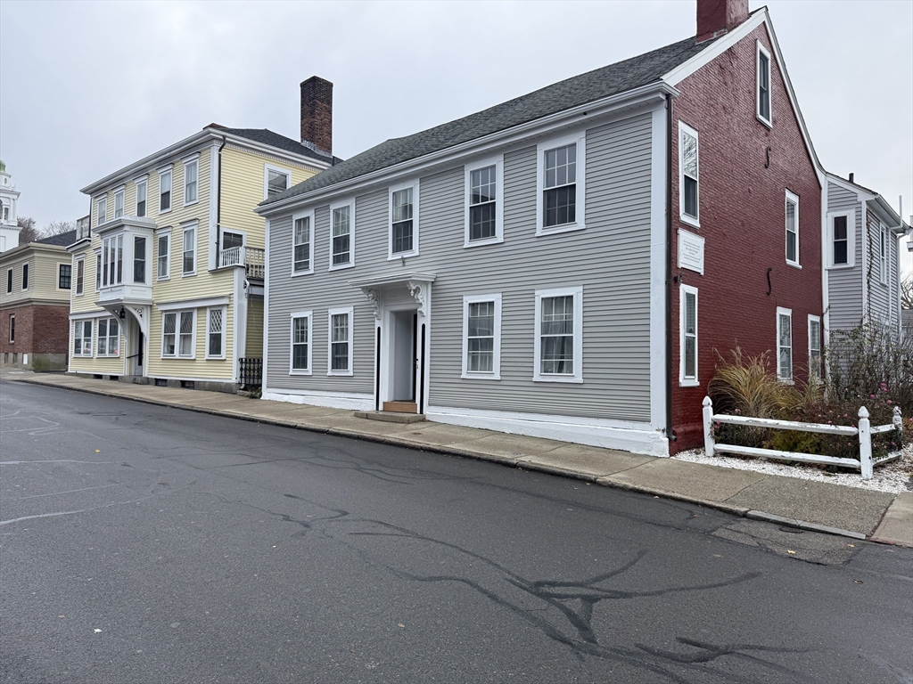 Photo 1 of 18 — 18 Leyden St 2E, Plymouth, MA 02360
