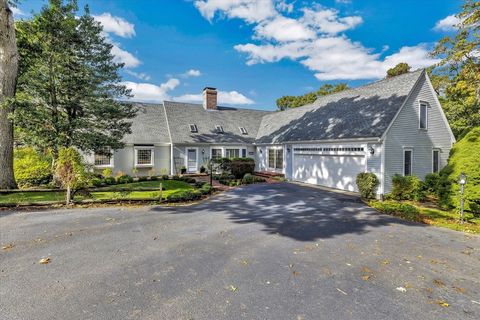4 Maureens Way Dennis MA 02638