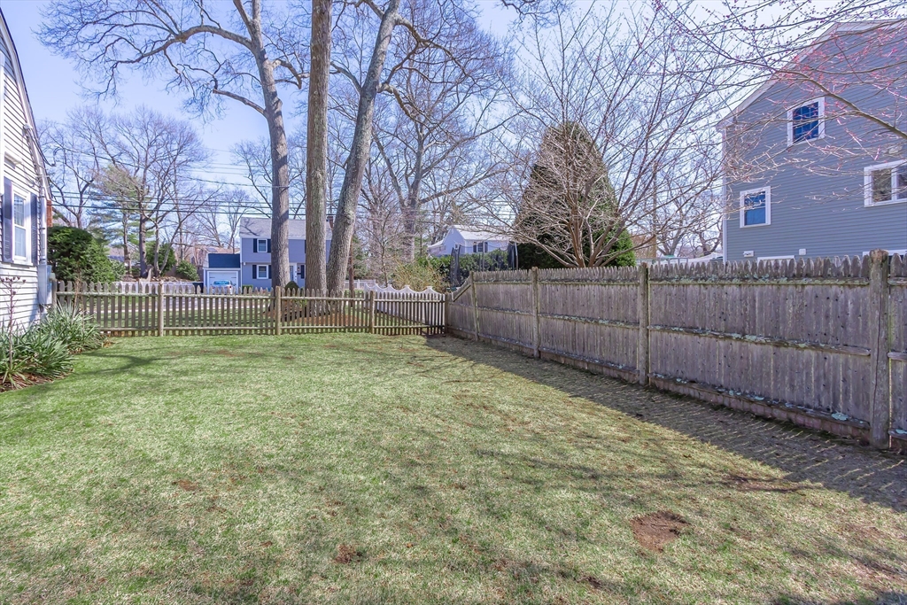 Natick, Massachusetts 01760, United States, 3 Bedrooms Bedrooms, ,2 BathroomsBathrooms,Residential,Pending,100249