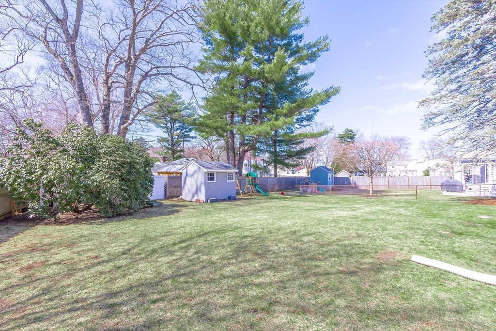 Natick, Massachusetts 01760, United States, 3 Bedrooms Bedrooms, ,2 BathroomsBathrooms,Residential,Pending,100249