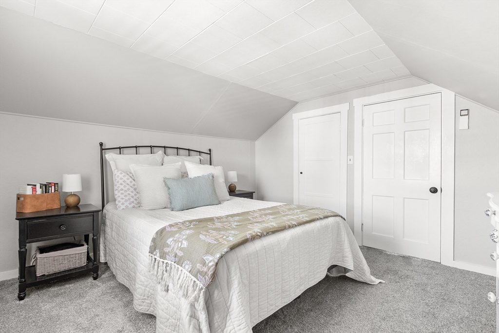 Natick, Massachusetts 01760, United States, 3 Bedrooms Bedrooms, ,2 BathroomsBathrooms,Residential,Pending,100249