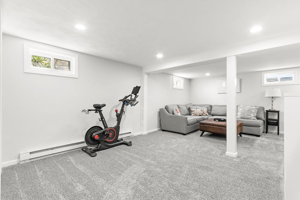 Natick, Massachusetts 01760, United States, 3 Bedrooms Bedrooms, ,2 BathroomsBathrooms,Residential,Pending,100249