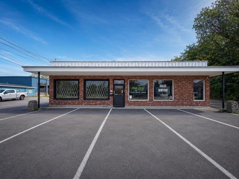 Photo of 160 Huttleston Ave, Fairhaven, MA 02719 (MLS # 73523112)