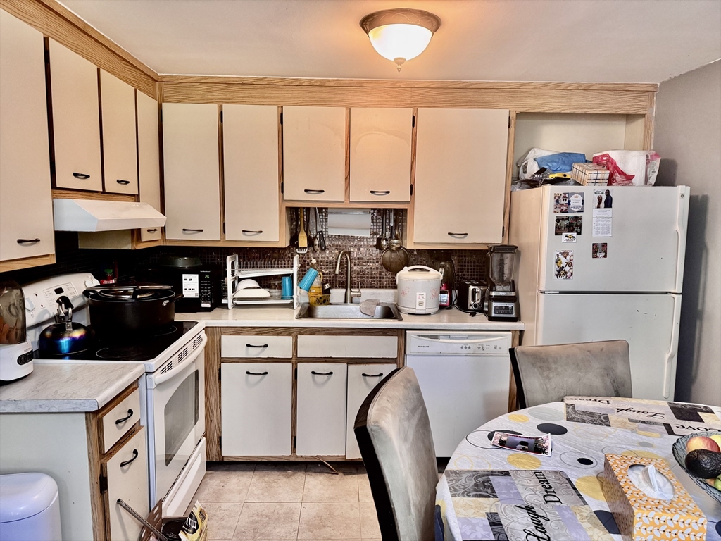1410 Skyline Dr 9