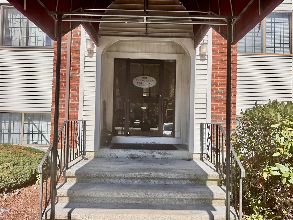 1410 Skyline Dr 9