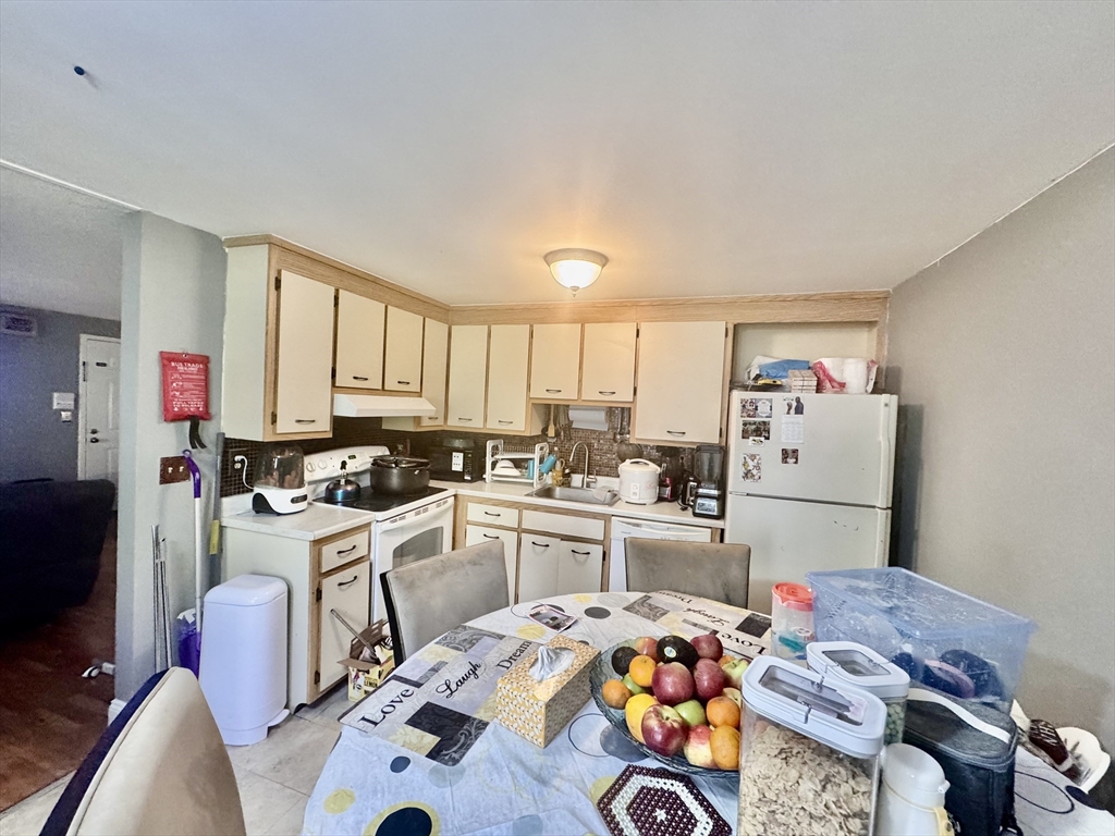 1410 Skyline Dr 9