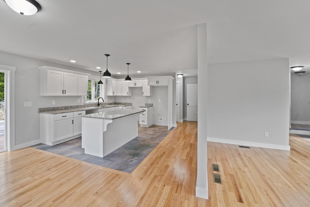 21 Stephanie Street 1