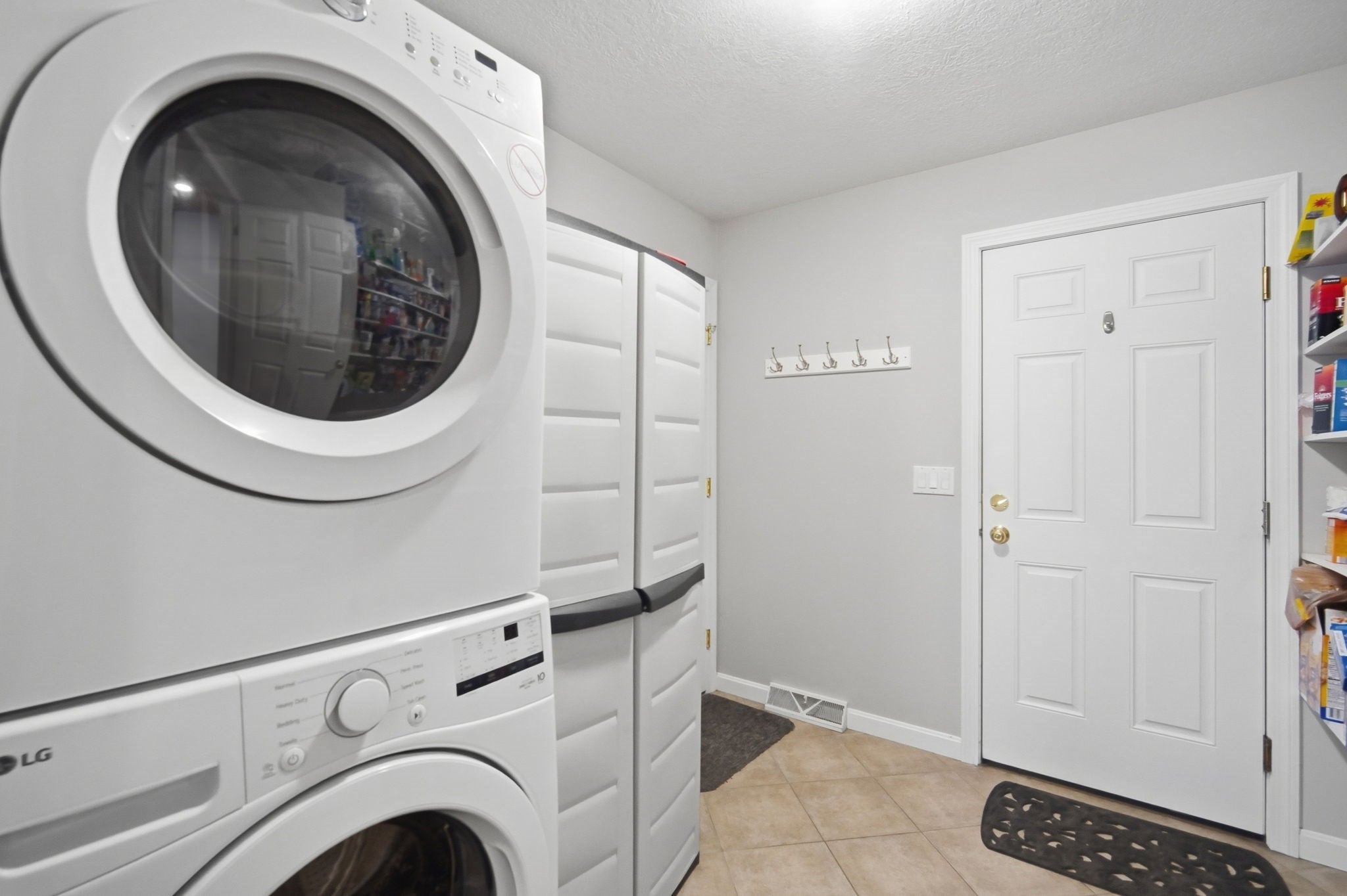 26 Mayer DR, Holyoke, MA Photo #28