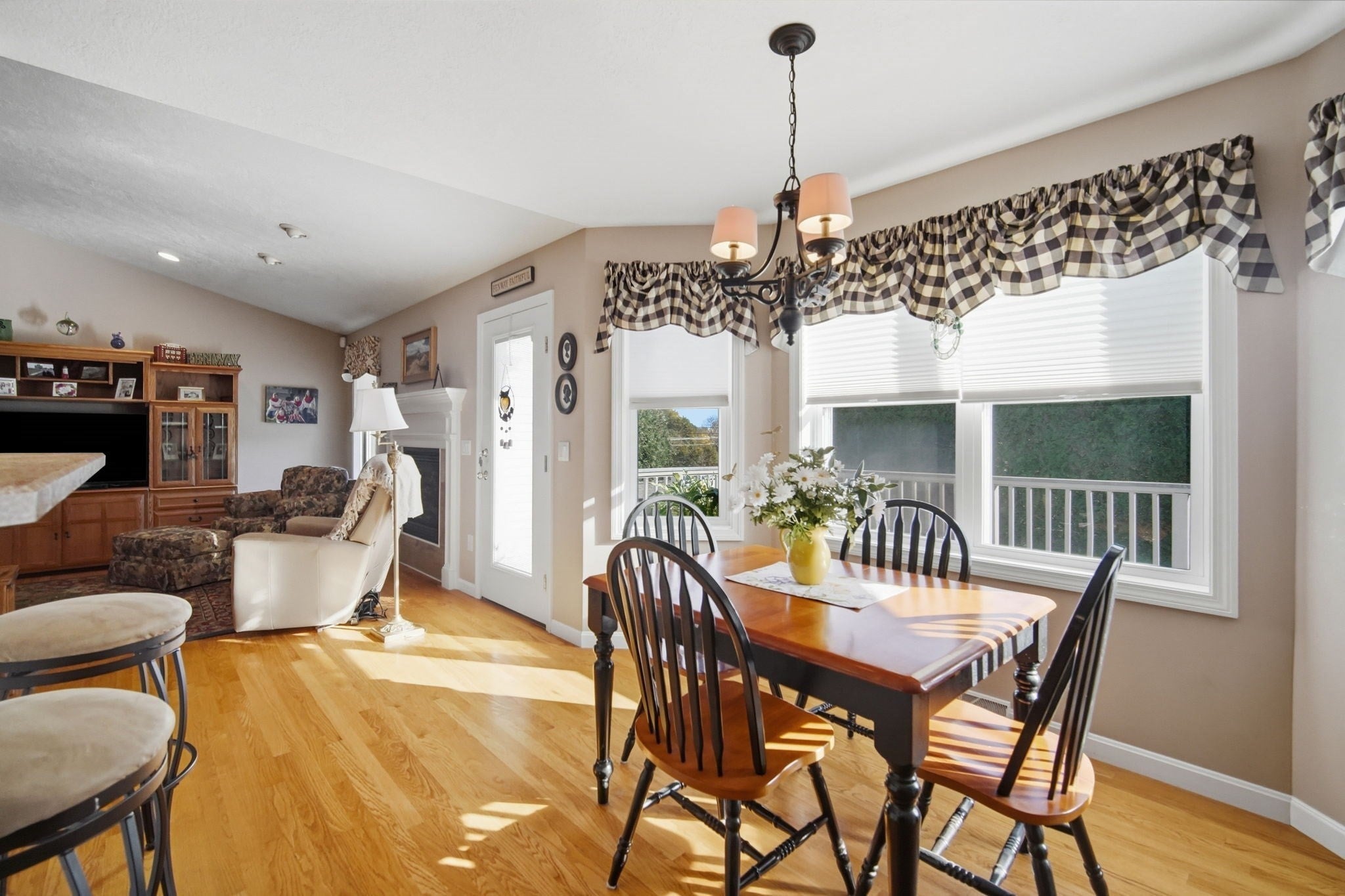 26 Mayer DR, Holyoke, MA Photo #8