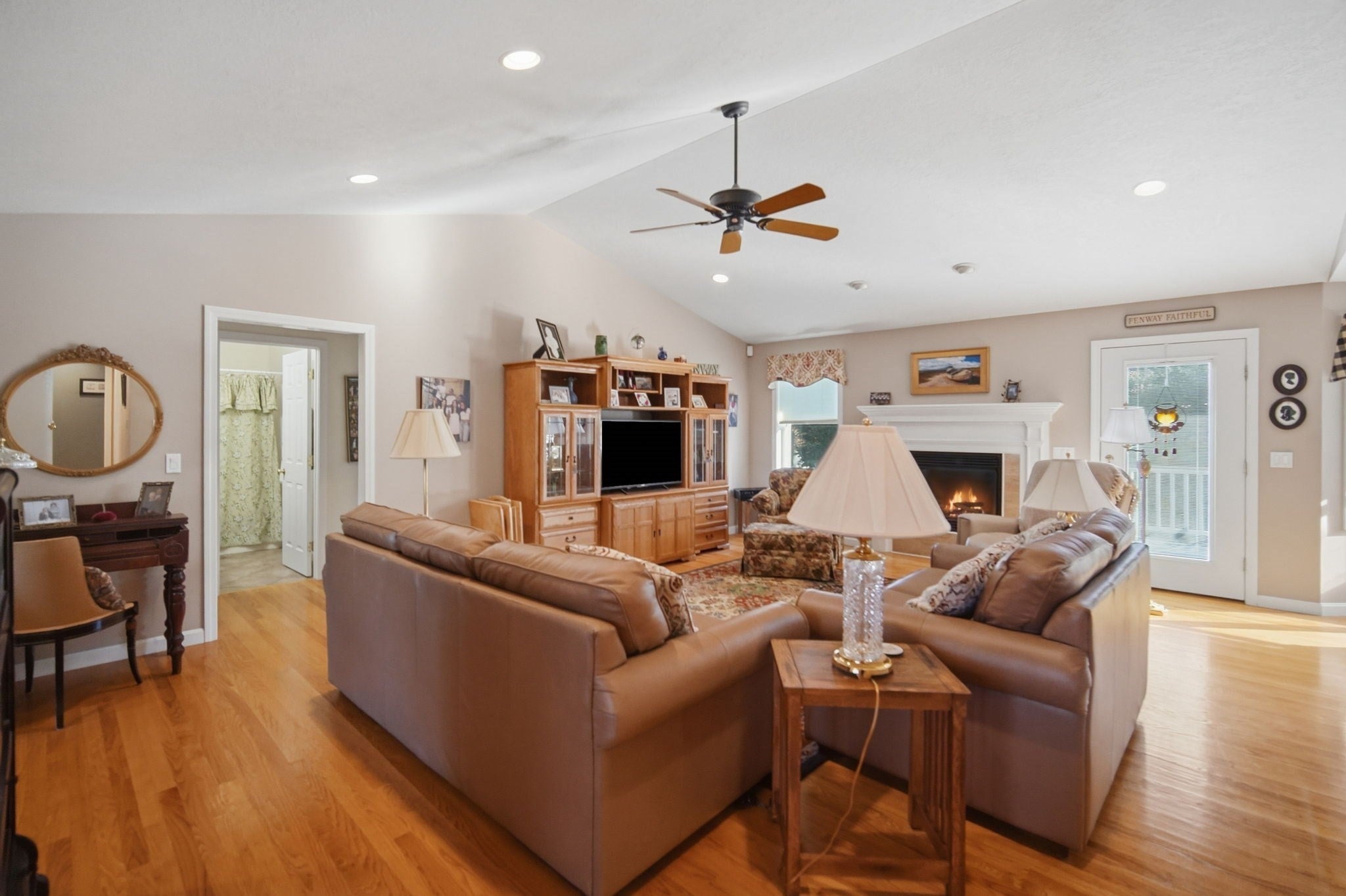 26 Mayer DR, Holyoke, MA Photo #12