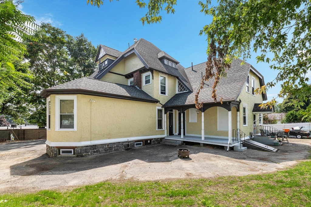 24 Whitehead Avenue