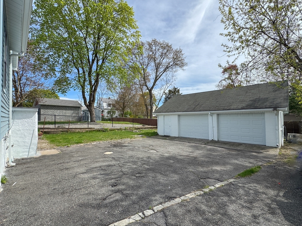 220 Francis Ave