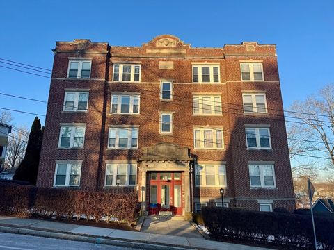 Photo of 31 Dennison Ave #1, Framingham, MA 01702 (MLS # 73462706)