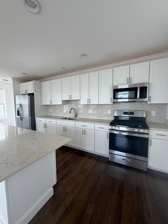 Click for 375 Crescent Avenue #3, Chelsea, MA slideshow