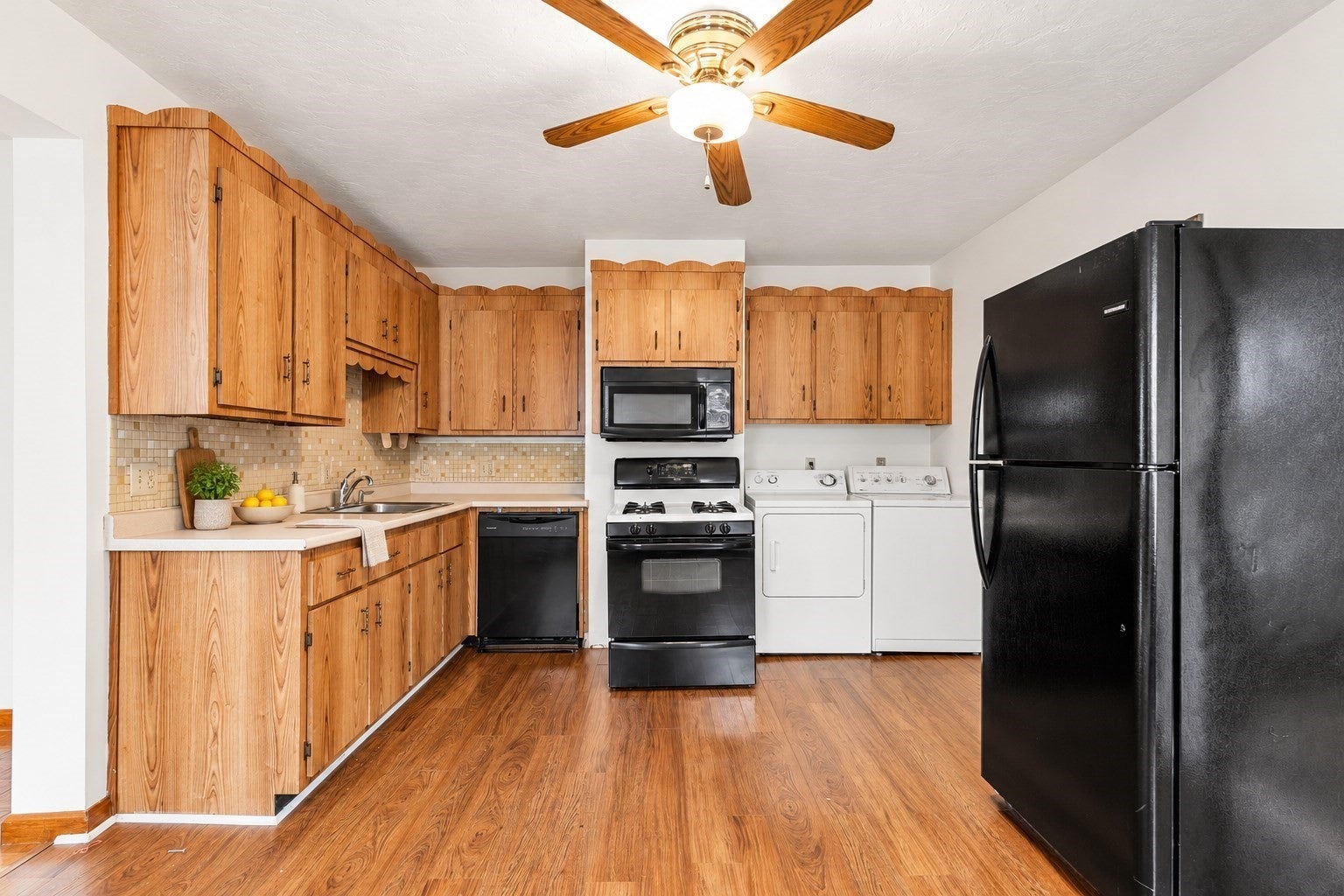 85 Baxter St 3
