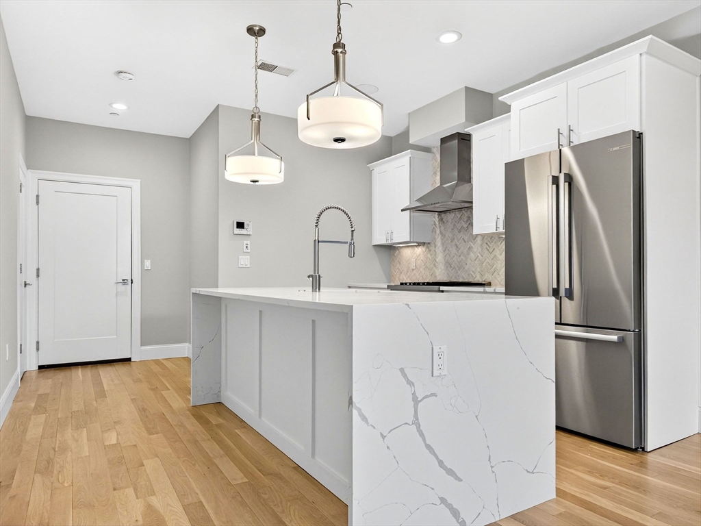 275 Old Colony Ave 6