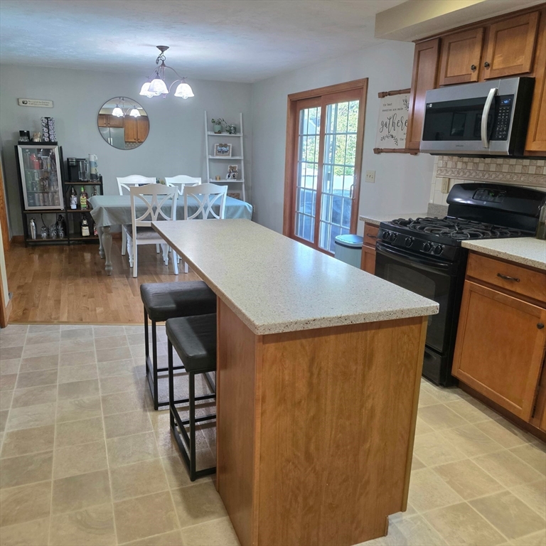 6 Old Colony Way