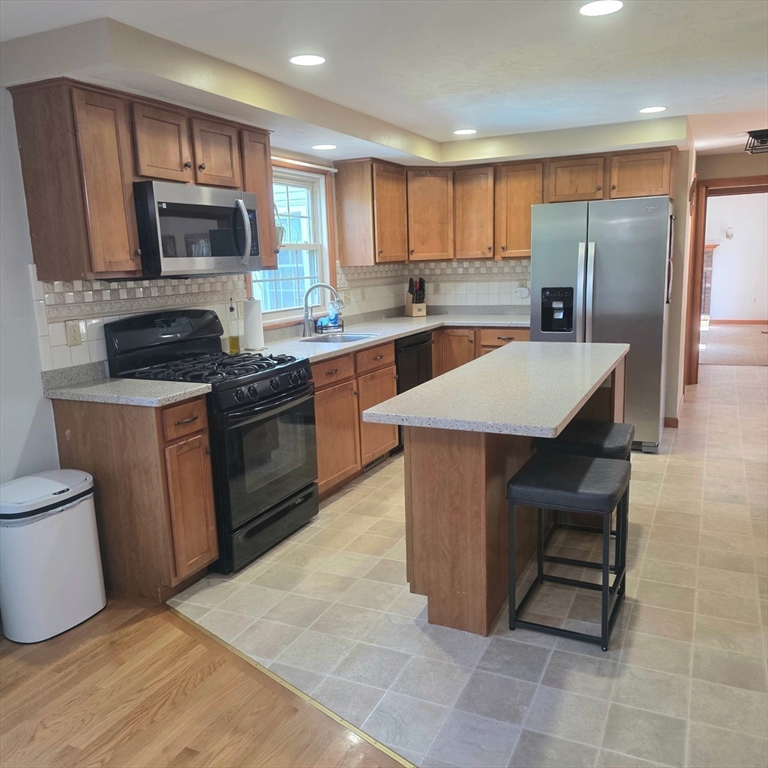 6 Old Colony Way