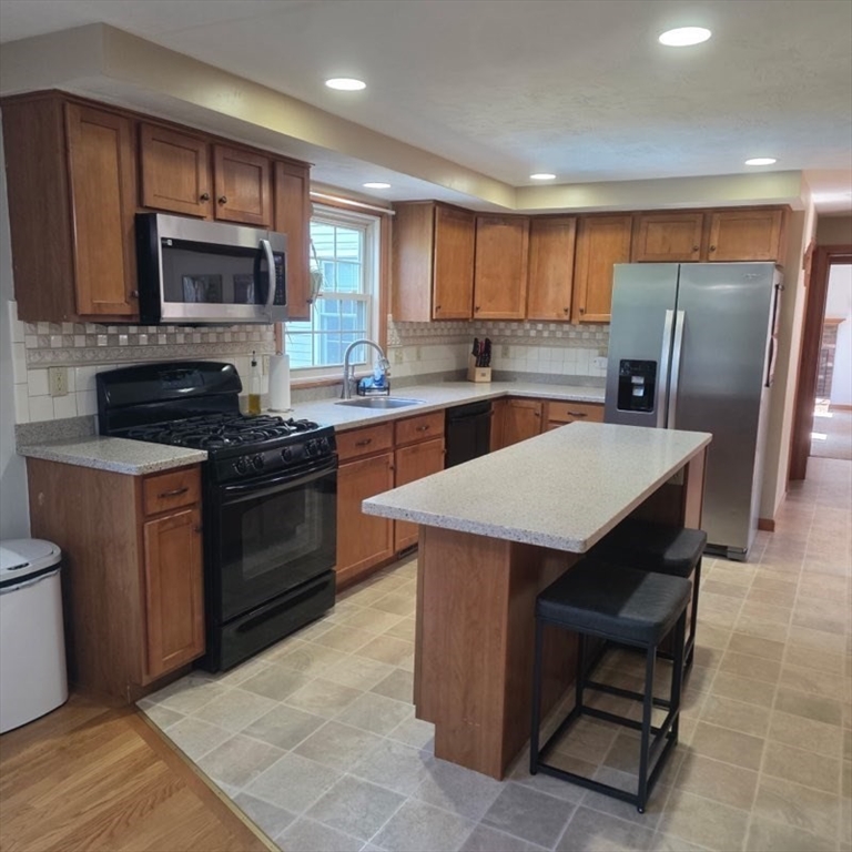 6 Old Colony Way