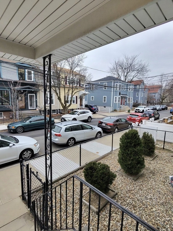 Somerville, Massachusetts 02143, United States, 1 Bedroom Bedrooms, ,2 BathroomsBathrooms,Residential,Active,256903